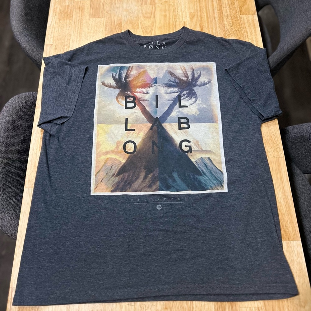 Billabong Men’s graphic Tee. Men’s size XL